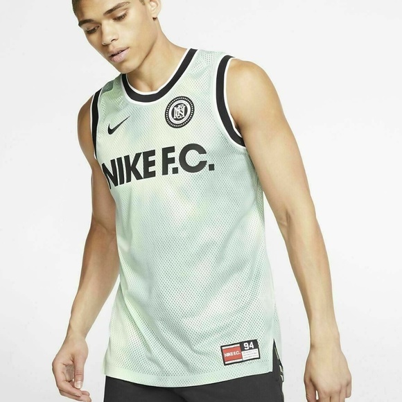 sleeveless soccer jersey